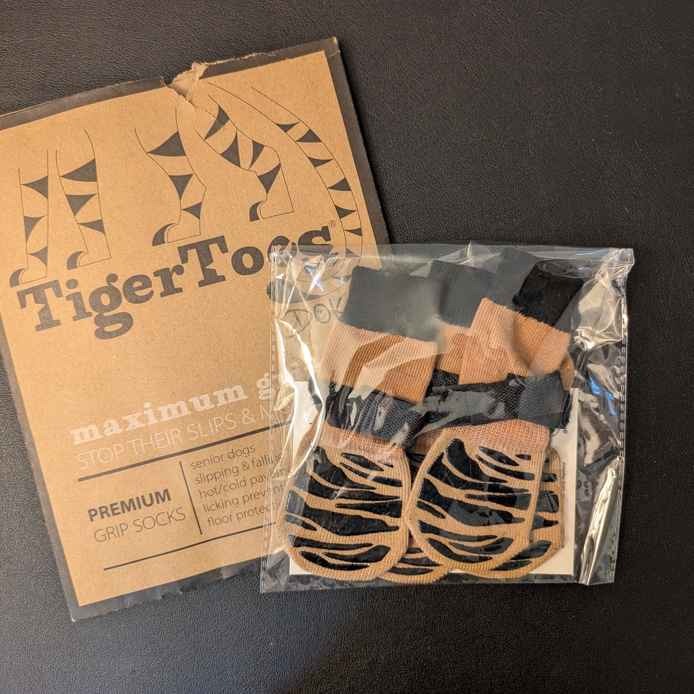 TigerToes Premium Grip Socks
